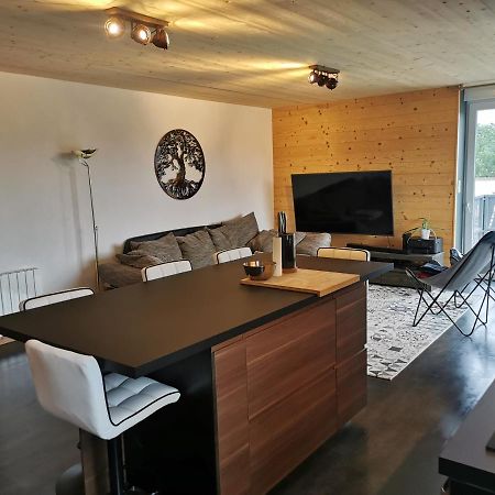 Superbe Appartement Neuf Avec Terrasse Orchamps-Vennes Kültér fotó