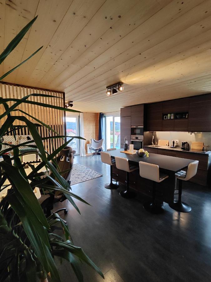 Superbe Appartement Neuf Avec Terrasse Orchamps-Vennes Kültér fotó